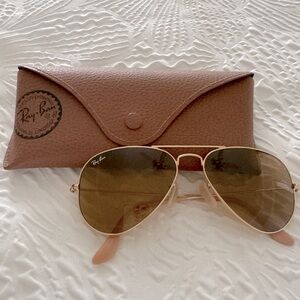 Ray Ban sunglasses. Perfect condition only used once